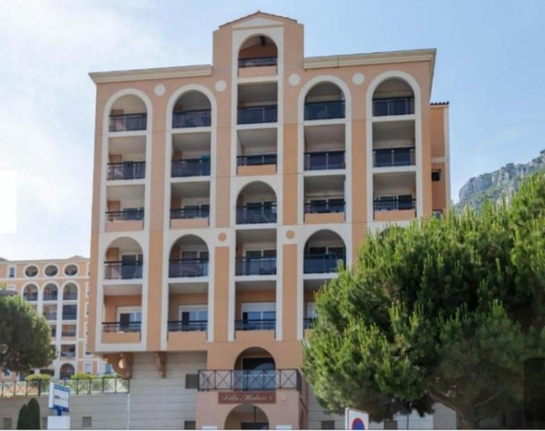 Direct Monaco 2 Pieces Devant Piscine Beausoleil Dış mekan fotoğraf