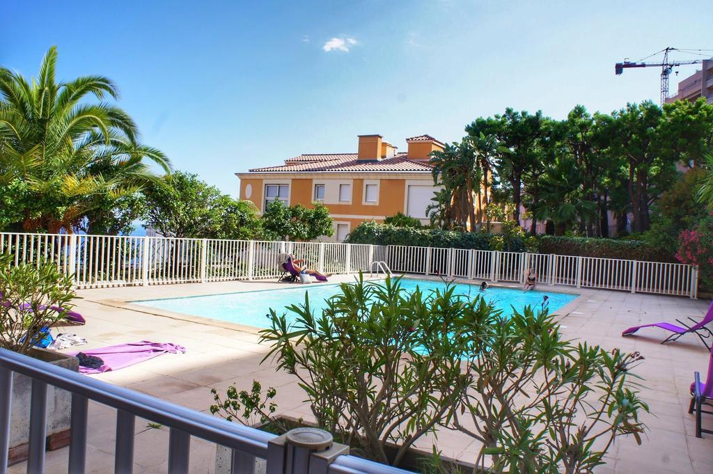 Direct Monaco 2 Pieces Devant Piscine Beausoleil Dış mekan fotoğraf